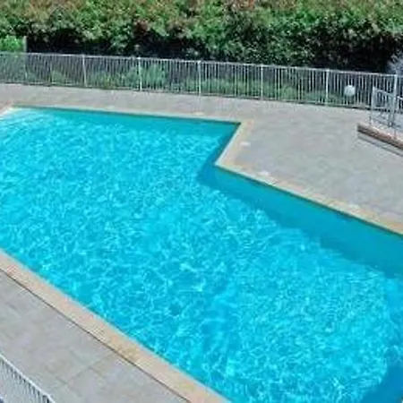 Apartment Renove Avec Clim, Parking, Piscine—proche Commerces, Et Port Au Cap D'agde - Fr-1-749-6