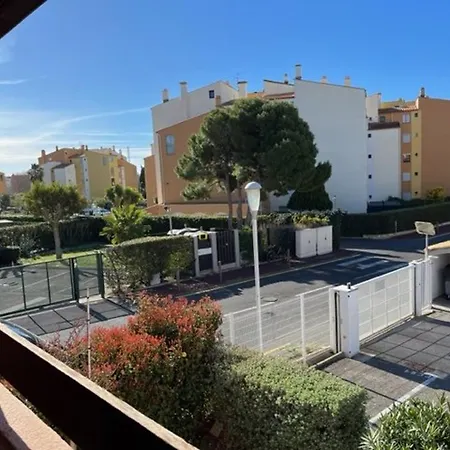 Renove Avec Clim, Parking, Piscine—proche Commerces, Et Port Au Cap D'agde - Fr-1-749-6