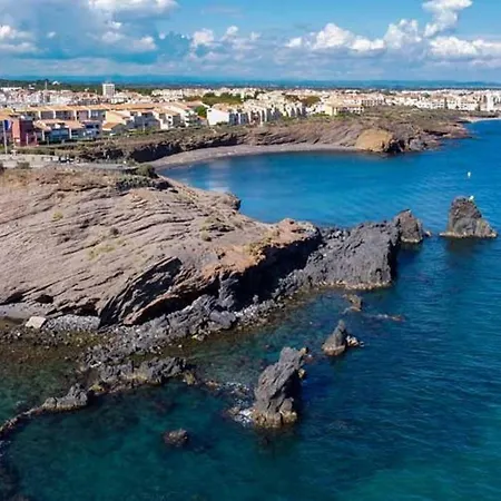 Apartment Renove Avec Clim, Parking, Piscine—proche Commerces, Et Port Au Cap D'agde - Fr-1-749-6 *